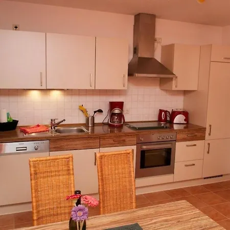 Apartment Gemuetliche Im Ostseebad Mit Schoenem Garten Am Hochufer Ueber Der Seebruecke
